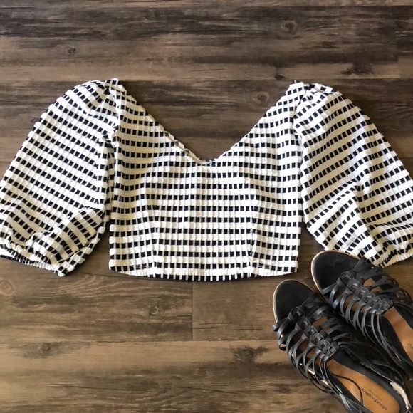 Zara Tops - Zara Off Shoulders Ballon Sleeves Crop Top